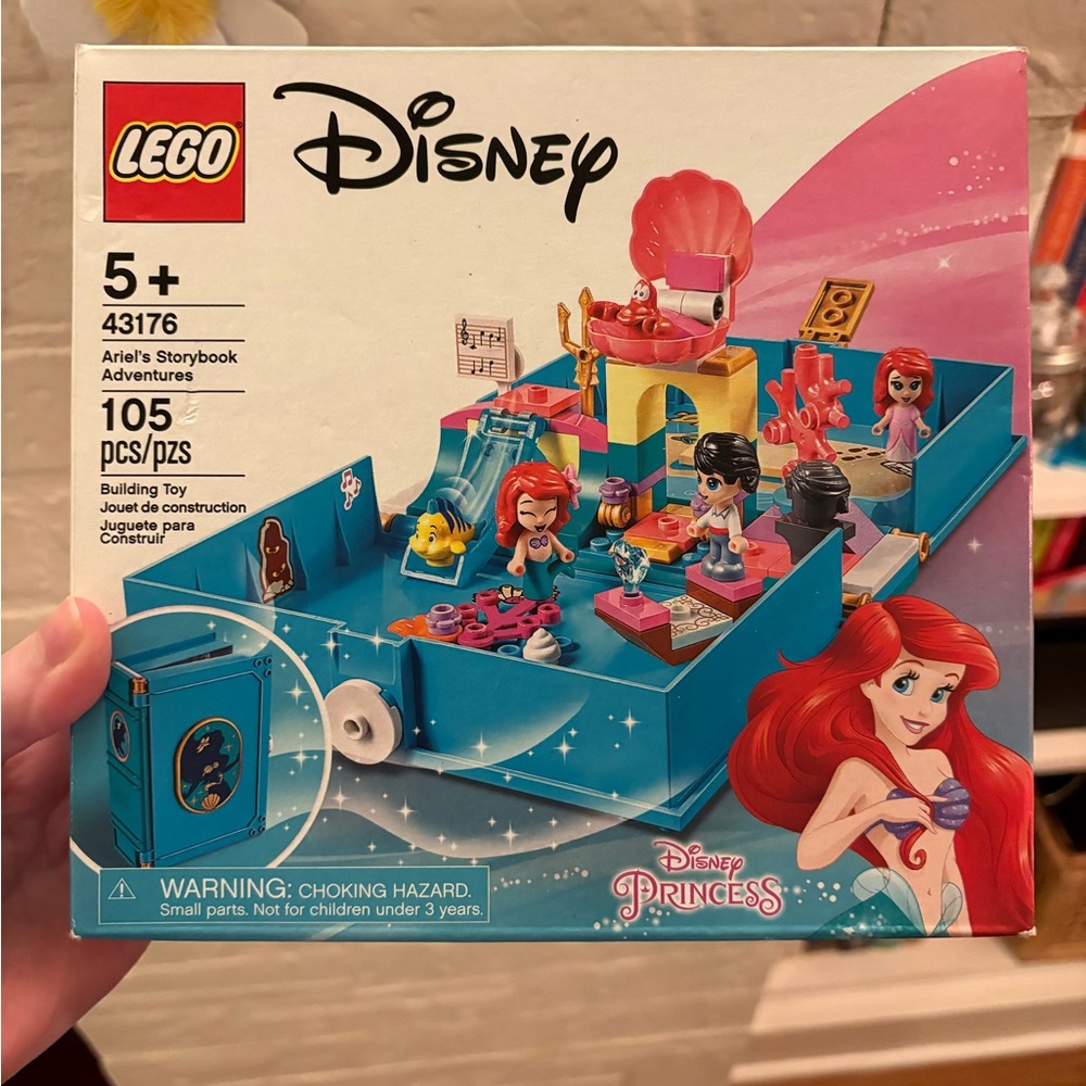 LEGO Disney 43176 - Ariel's Storybook Adventures
